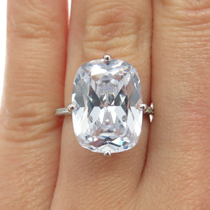 925 Sterling Silver Oval-Cut Shaped C Z Ring Size 6