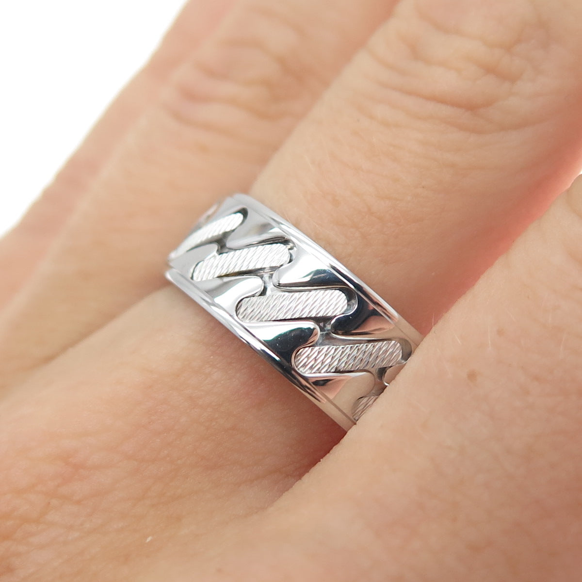 NEOS 925 Sterling Silver Textured Sewing Stitches Band Ring Size 8.75