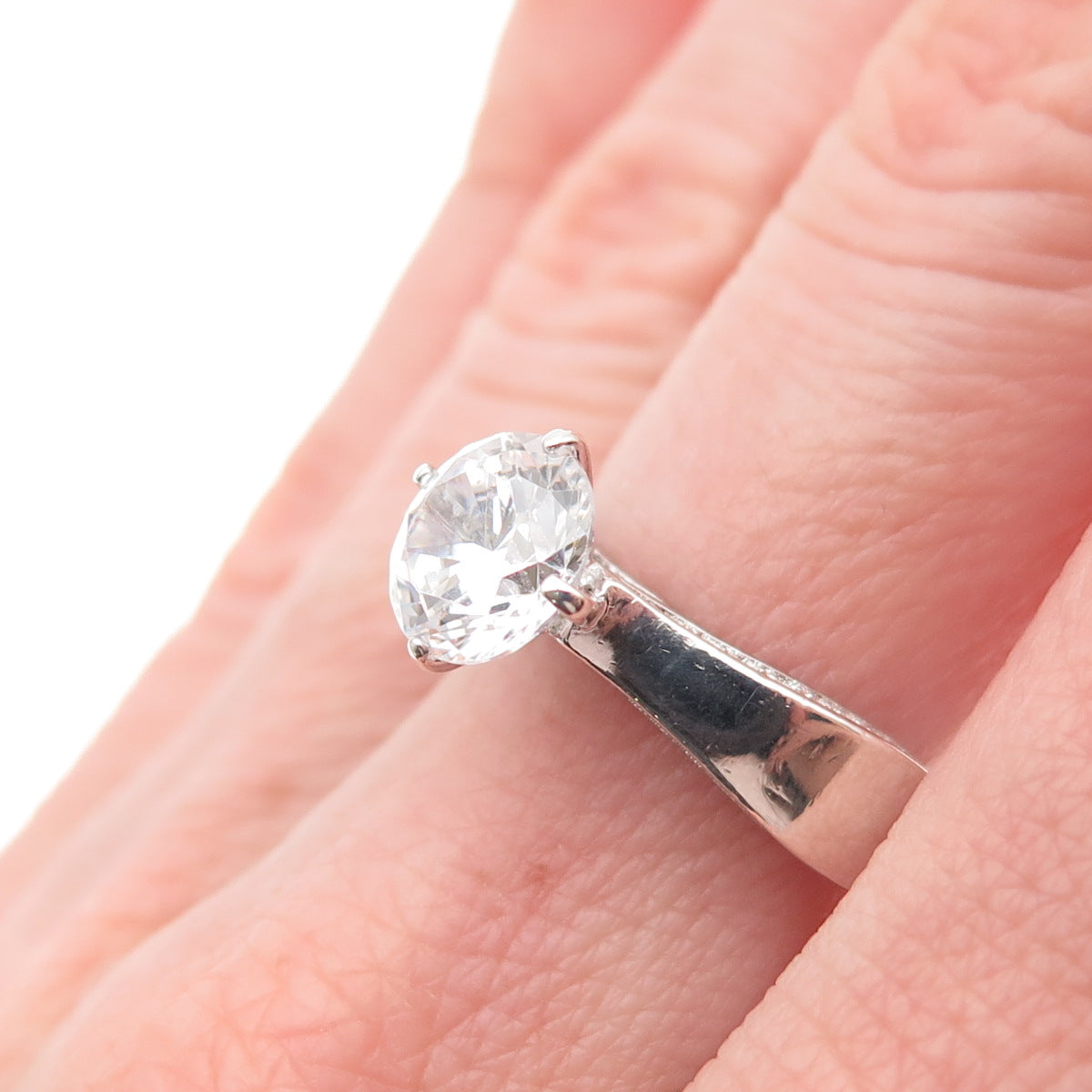 925 Sterling Silver Round-Cut C Z Engagement Ring Size 7.25