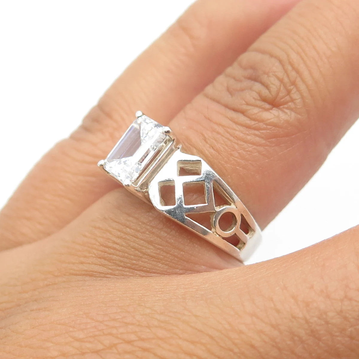 925 Sterling Silver Emerald-Cut Shaped C Z Cage Ring Size 6.25