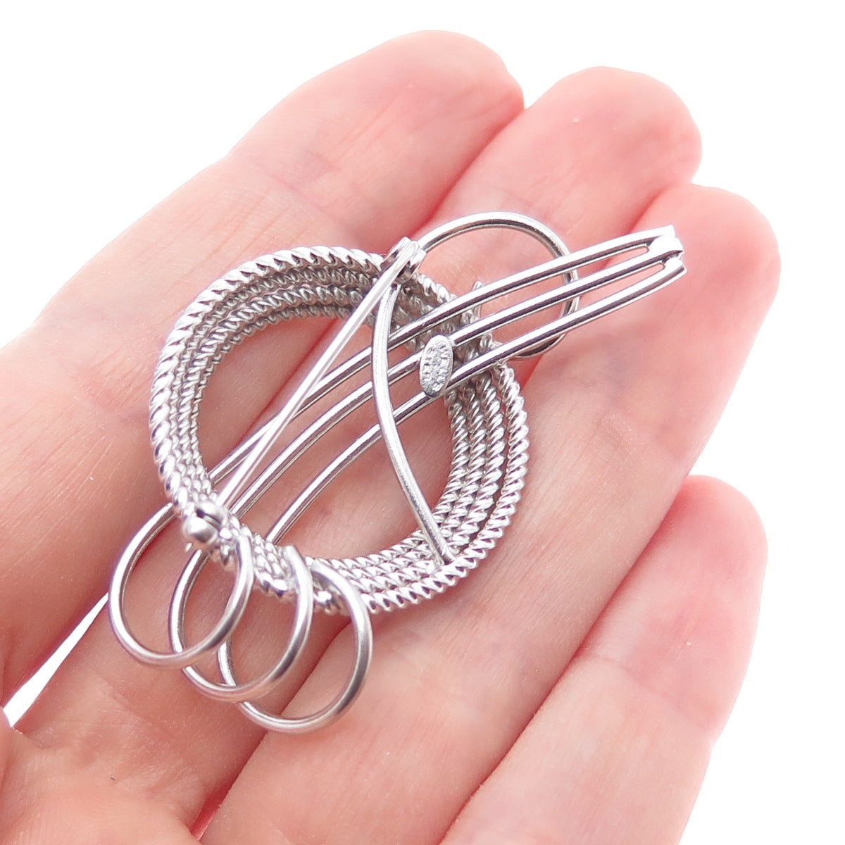 WELLS 925 Sterling Silver Vintage Twisted Circle Floral Pin Brooch