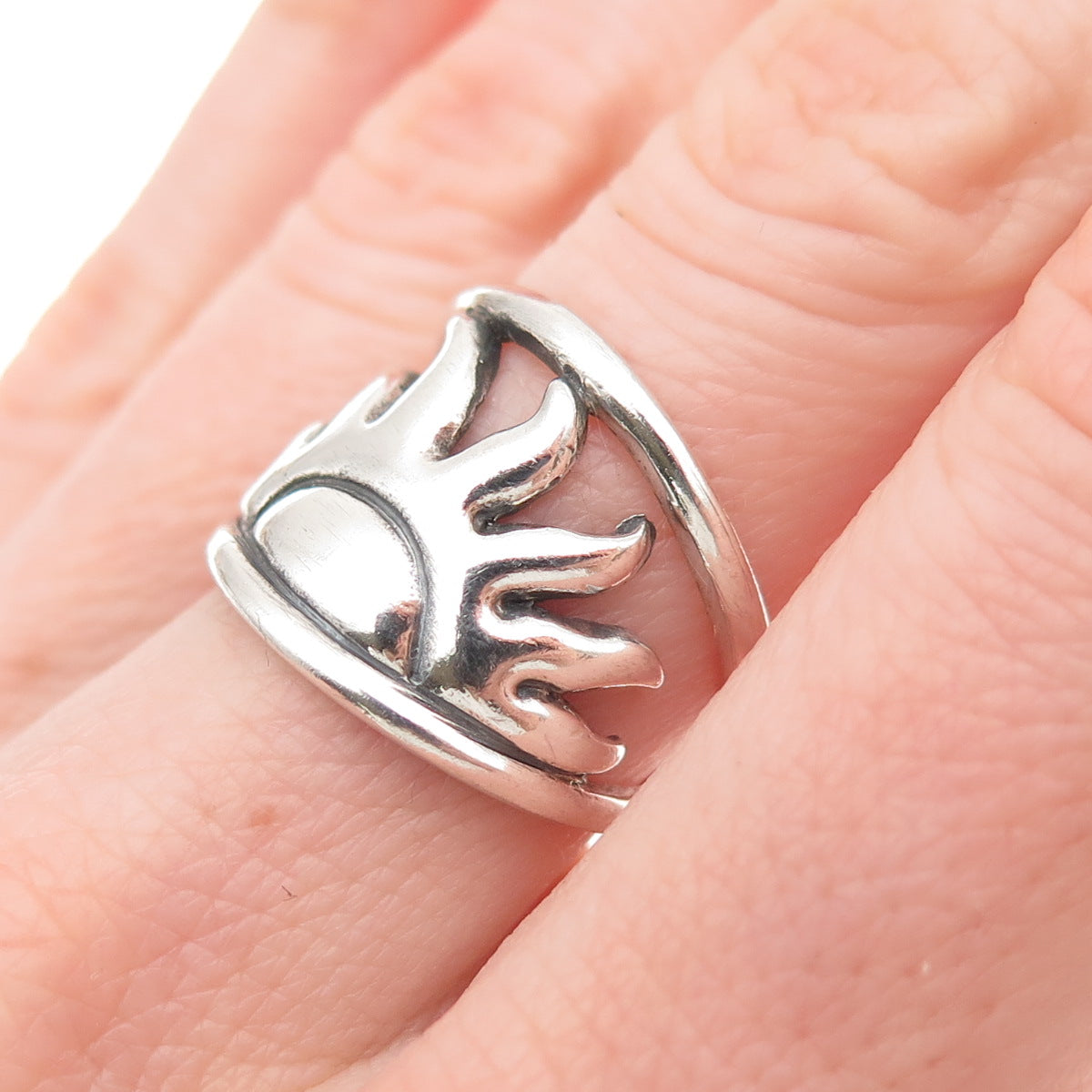 925 Sterling Silver Vintage Sun Oxidized Ring Size 6.25
