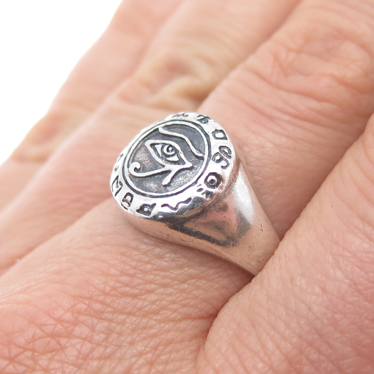 925 Sterling Silver Vintage Egyptian Eye of Ra Oxidized Signet Ring Size 8.25