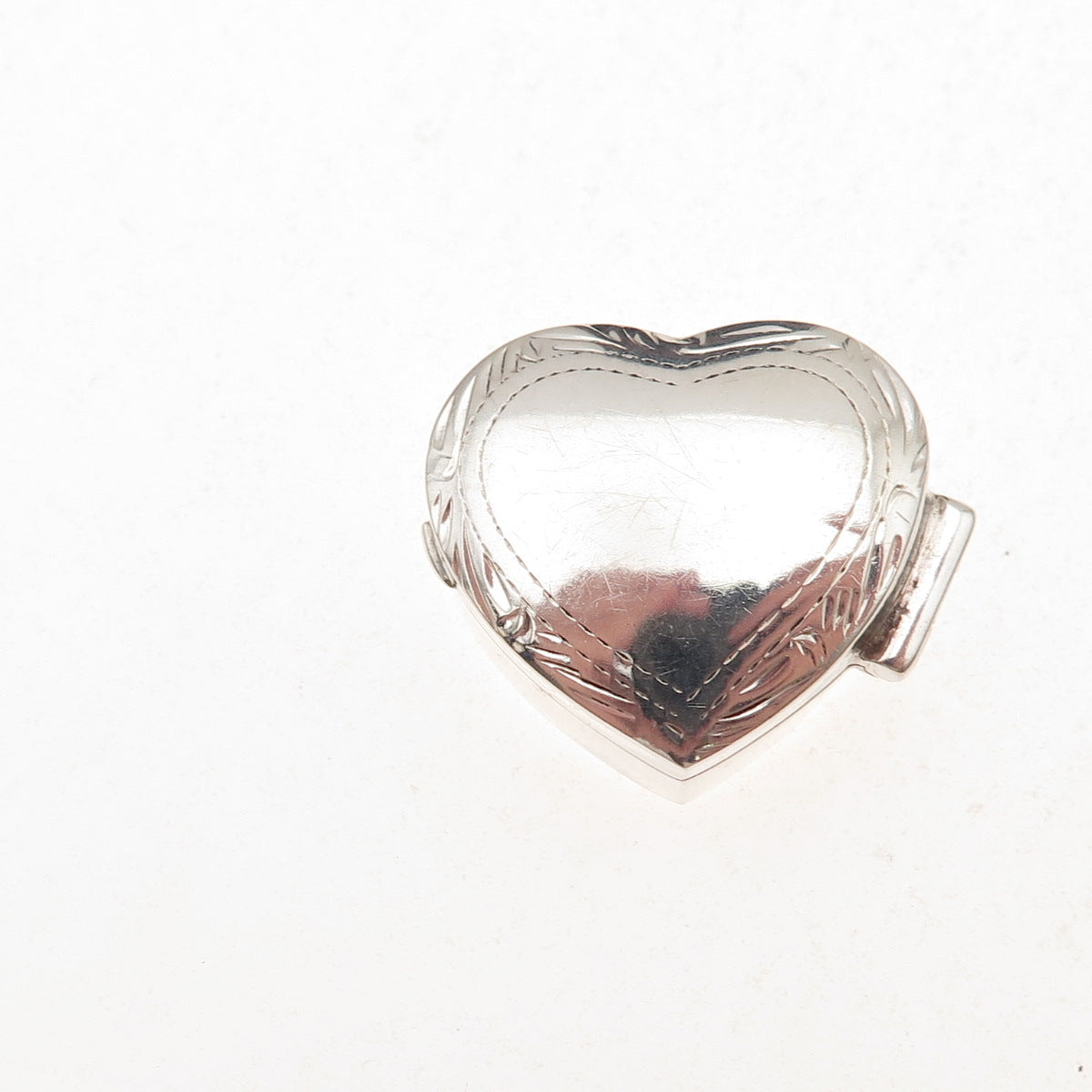 925 Sterling Silver Vintage Engraved Heart Pill / Snuff Box
