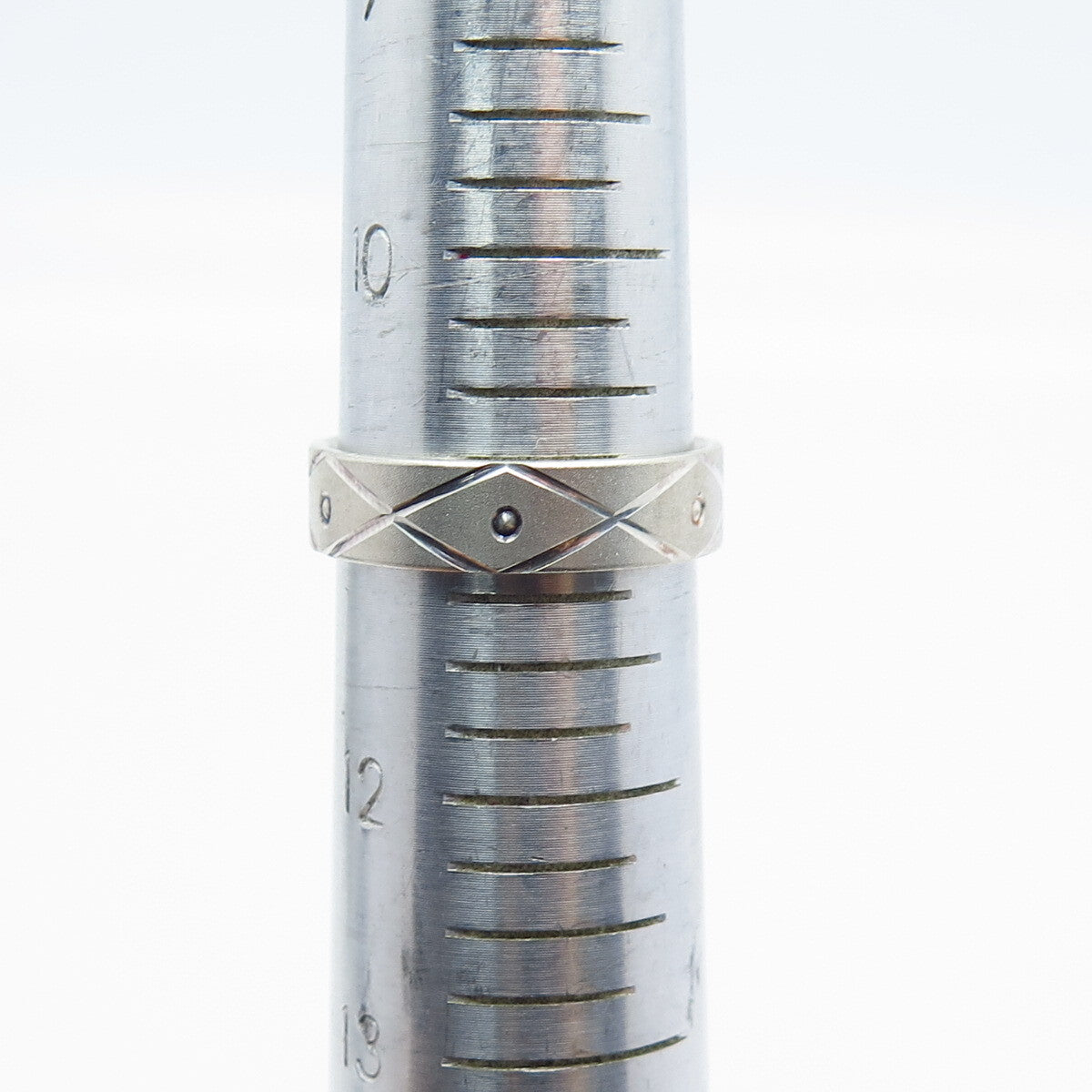 925 Sterling Silver C Z Etched Band Ring Size 11.25