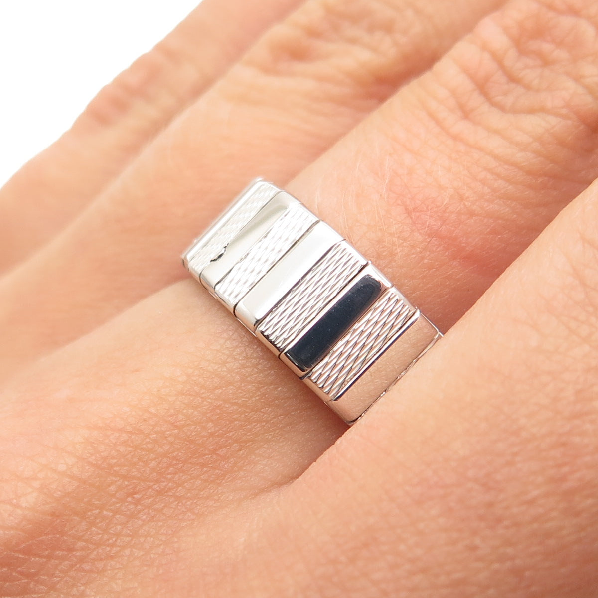 NEOS 925 Sterling Silver Textured Ribbed Band Ring Size 7.75