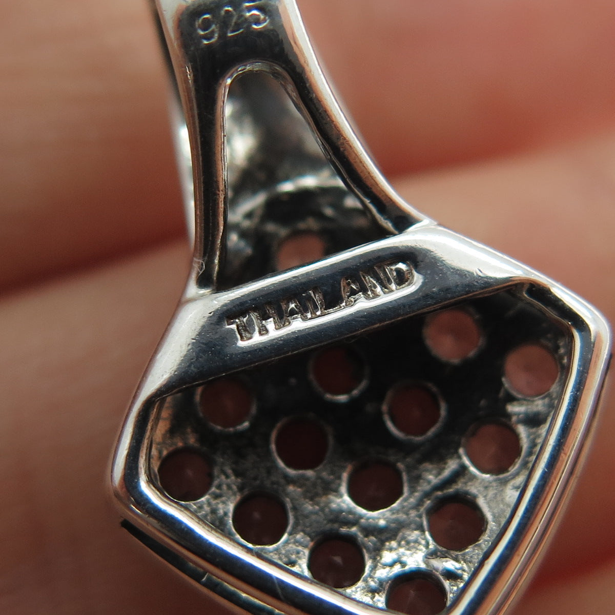 CHUCK CLEMENCY 925 Sterling Silver Real Round-Cut Iolite Mini Charm Pendant