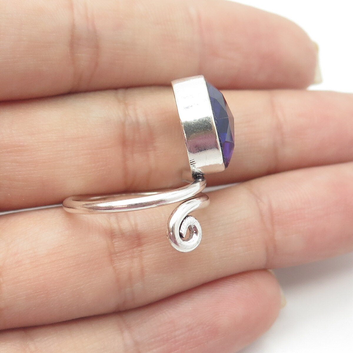 925 Sterling Silver Vintage Real Round-Cut Amethyst Gem Spiral Ring Size 6.75