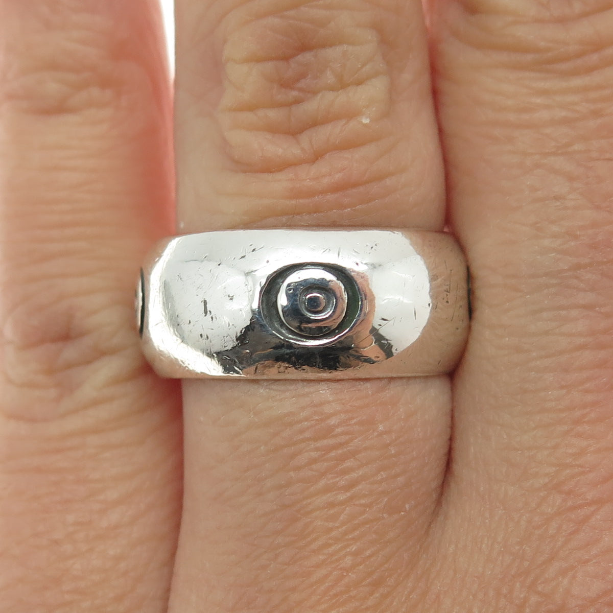 925 Sterling Silver Vintage Eye Symbol All Around Band Ring Size 7.75