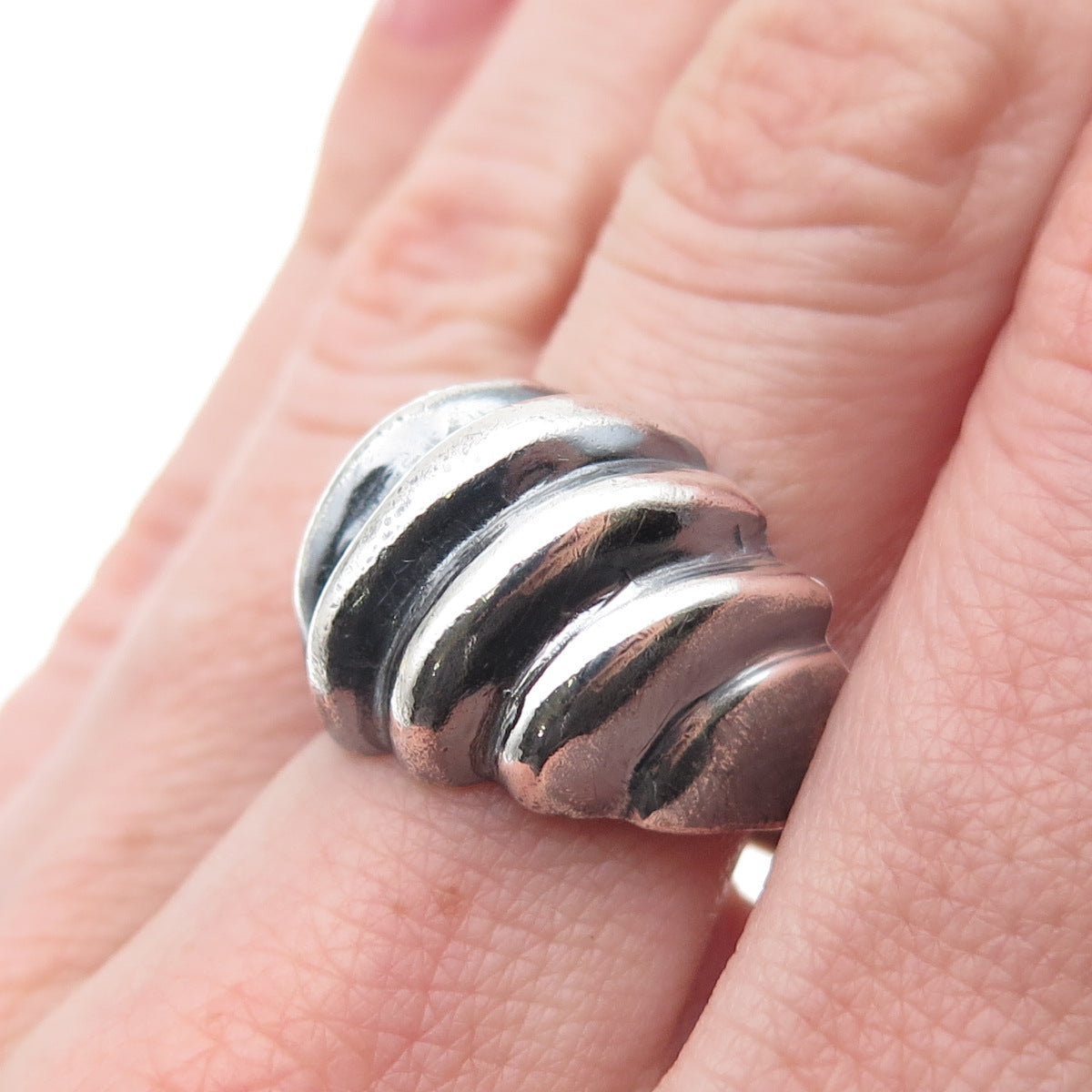 925 Sterling Silver Vintage Modernist Ribbed Oxidized Ring Size 8.75