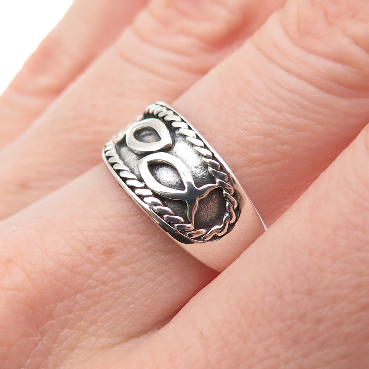 925 Sterling Silver Vintage Pisces Zodiac Sign Oxidized Ring Size 7