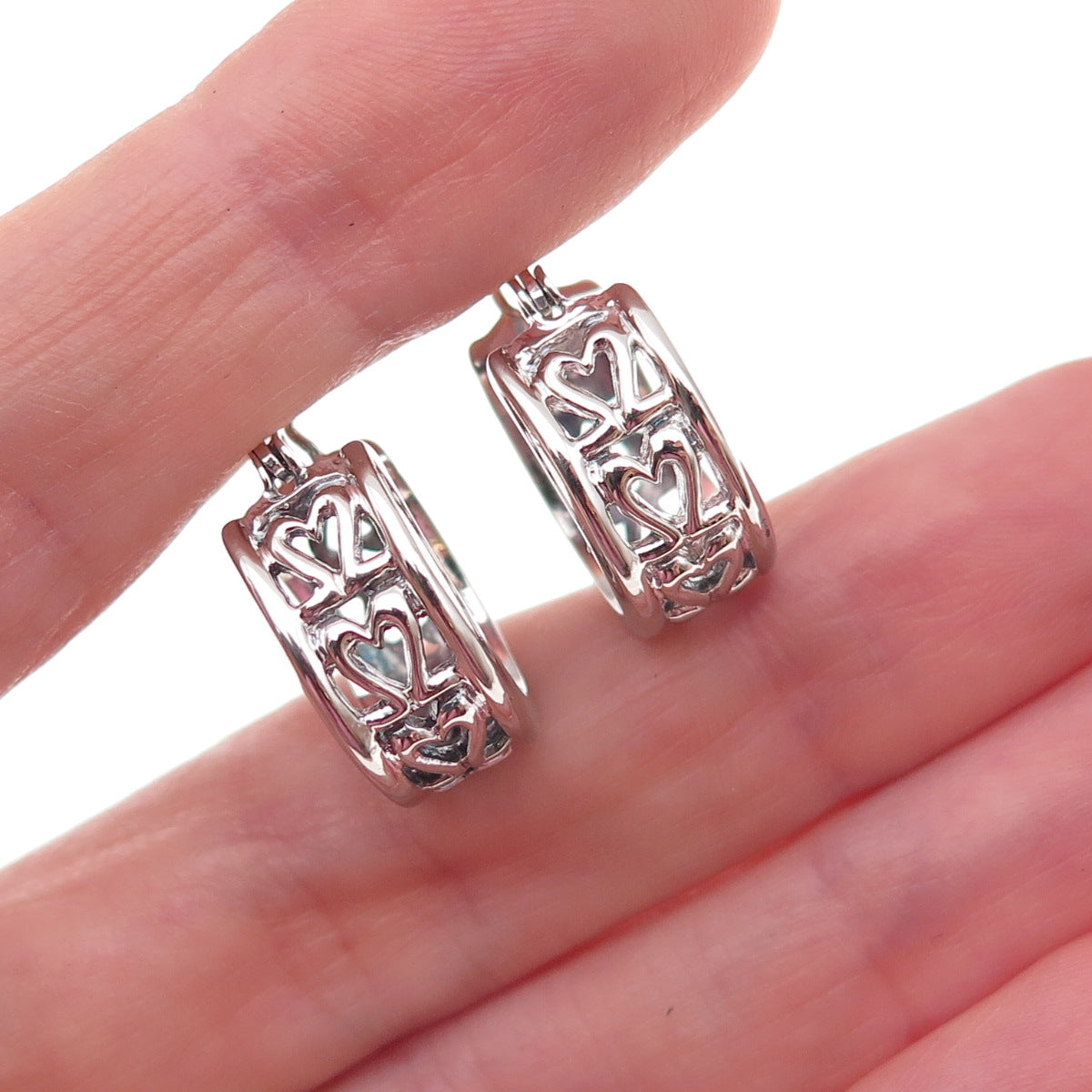925 Sterling Silver Vintage Heart All Around Hoop Earrings