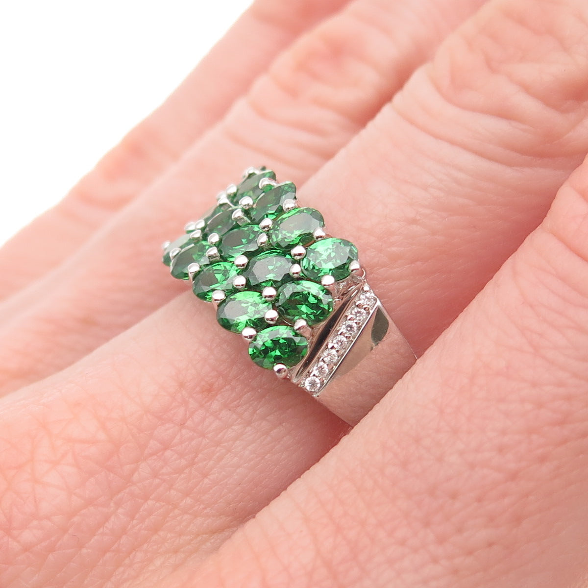 925 Sterling Silver Green & White C Z Cluster Ring Size 8
