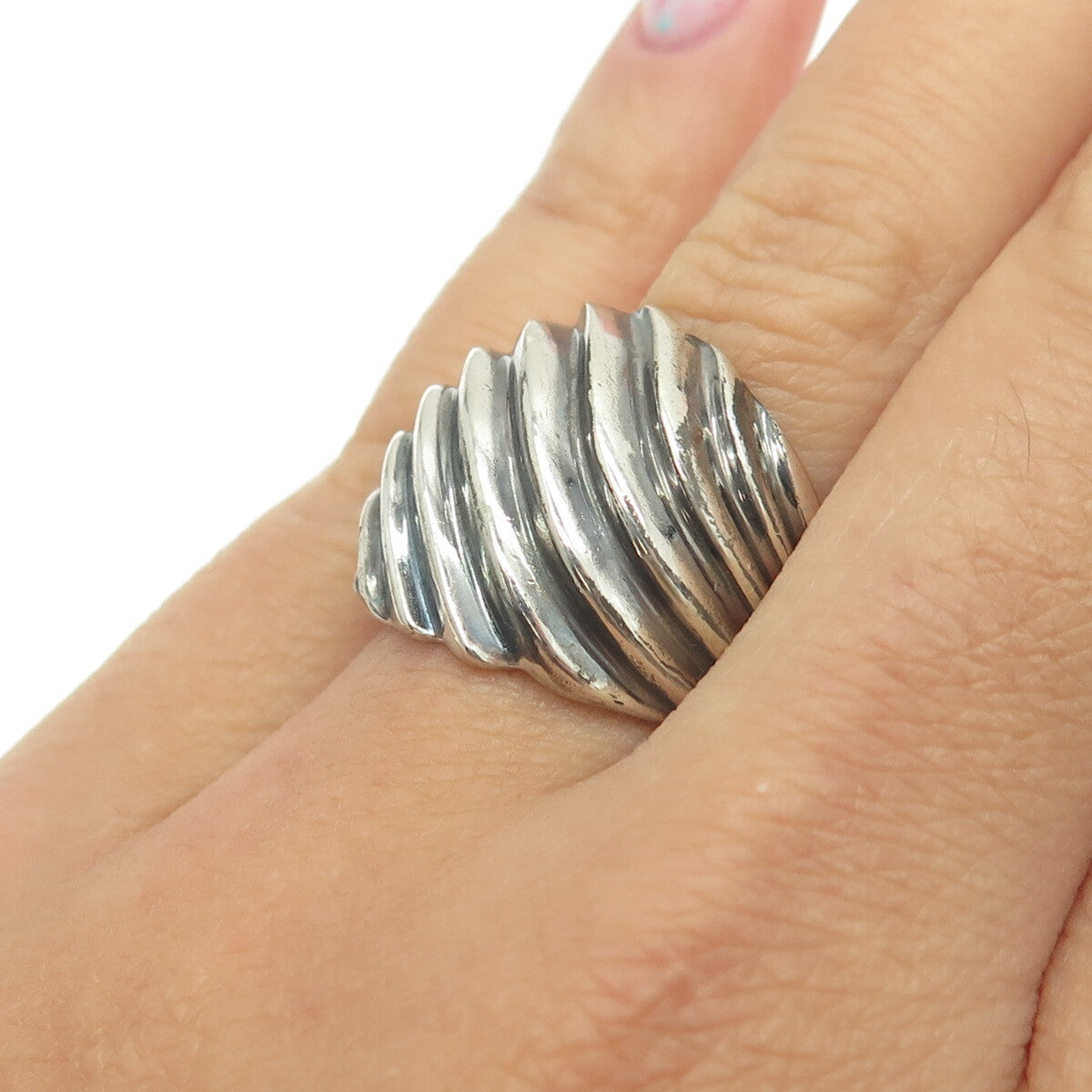 925 Sterling Silver Vintage Modernist Wavy Ribbed Oxidized Ring Size 7