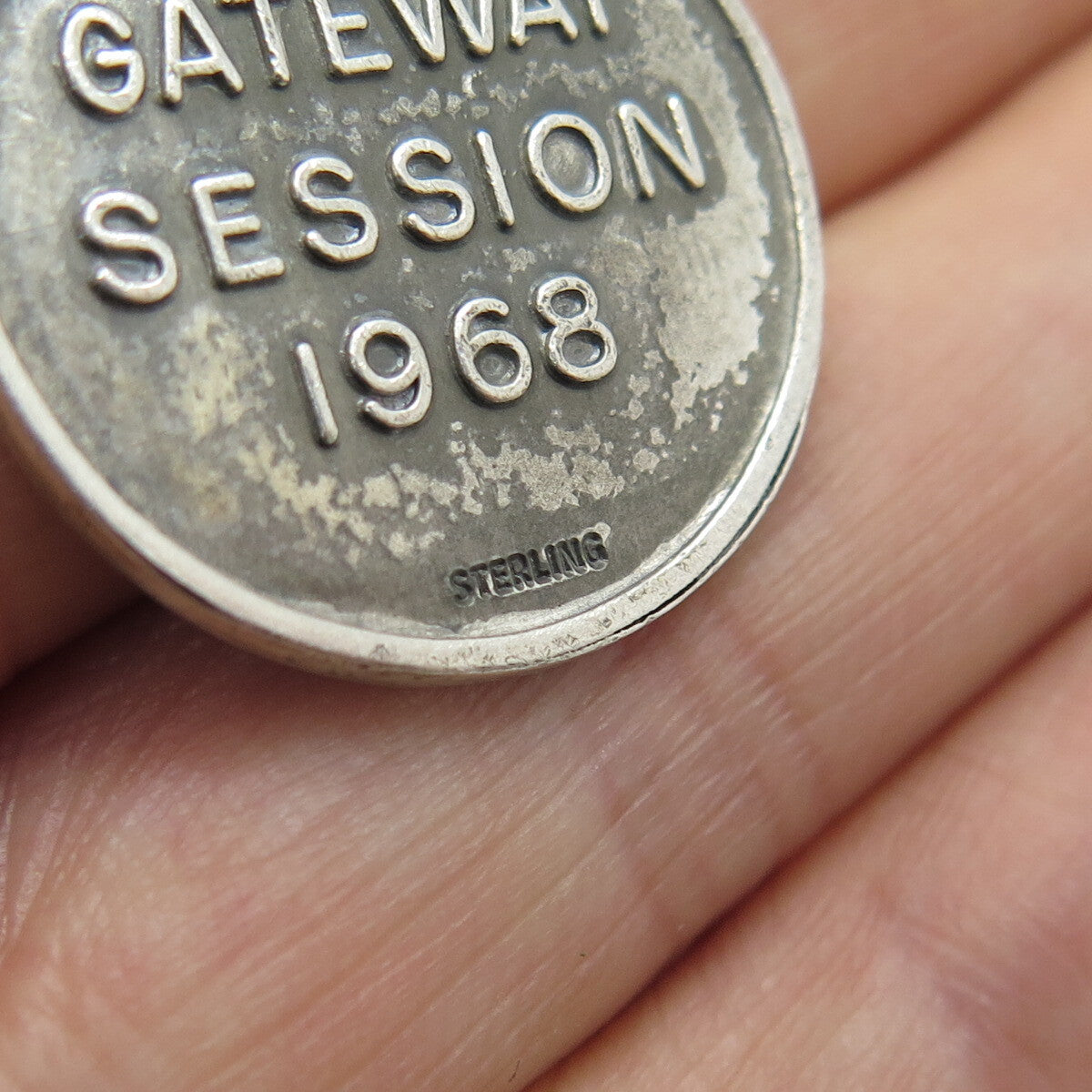 925 Sterling Silver Vintage 1968 Gateway Session Oxidized Round Pendant