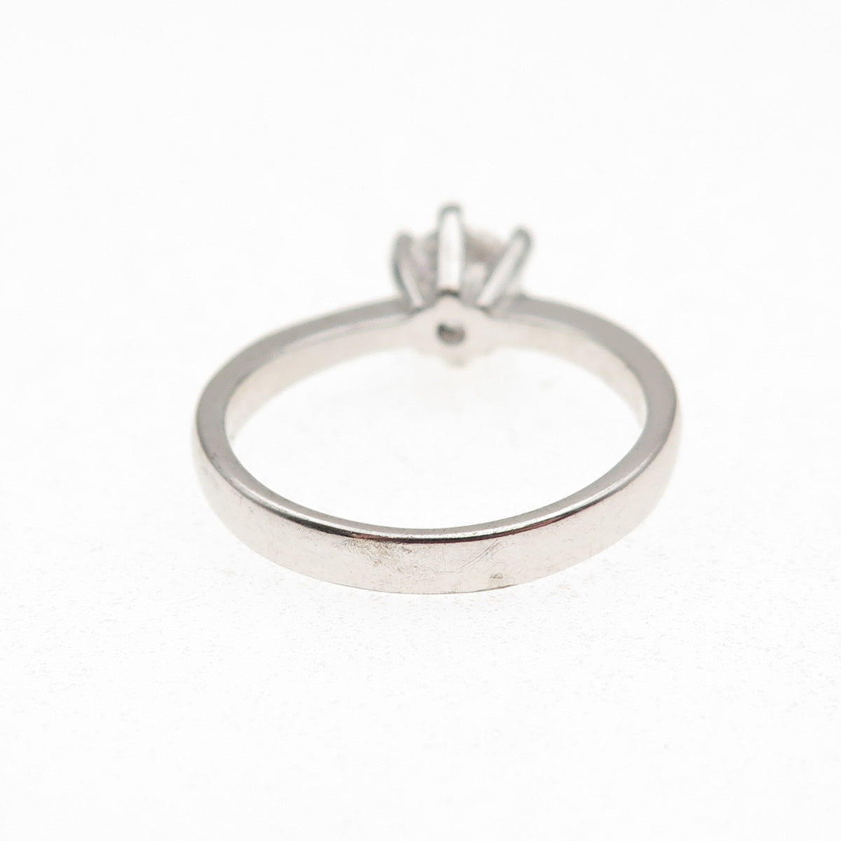 925 Sterling Silver Round-Cut C Z Engagement Ring Size 7.5