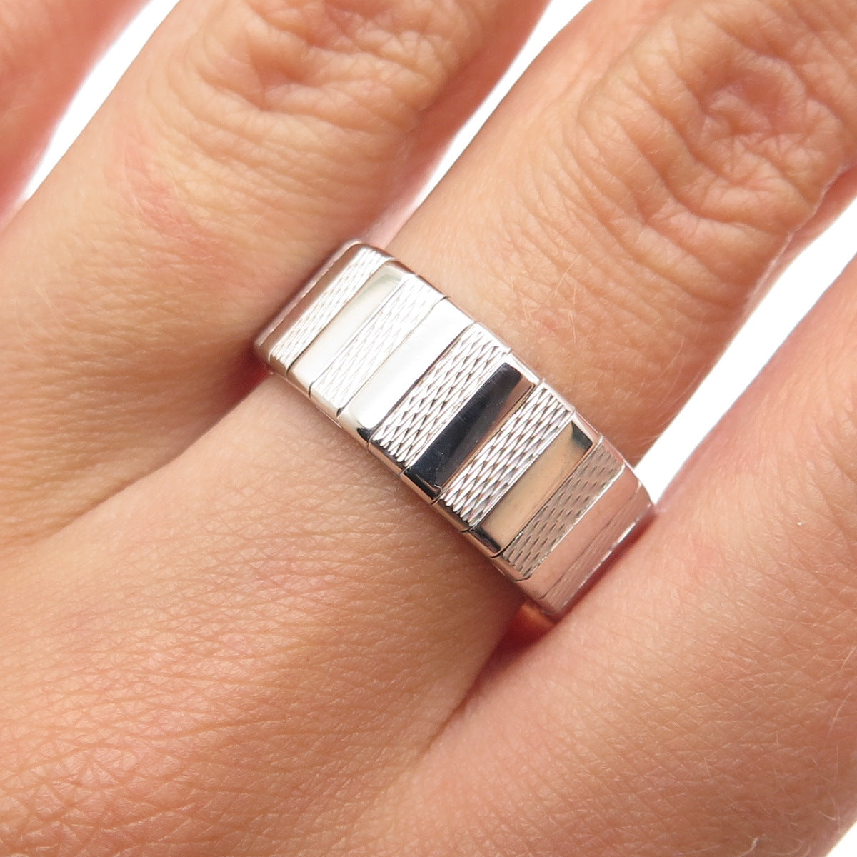 NEOS 925 Sterling Silver Textured Ribbed Band Ring Size 7.75