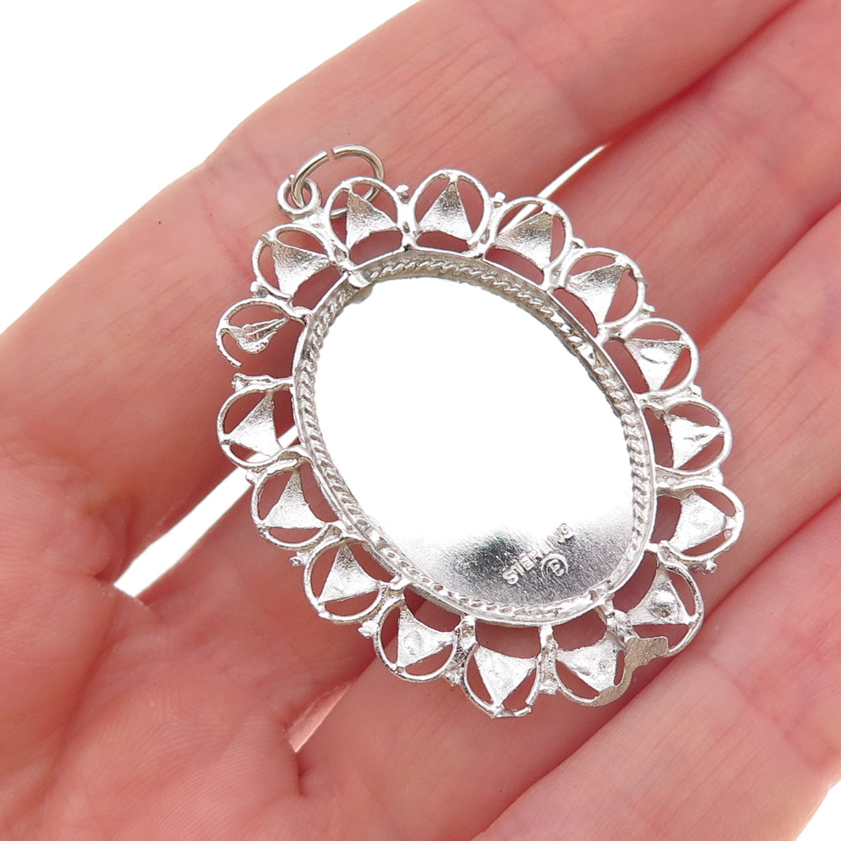 Art's Elegance 925 Sterling Silver Vintage Prayer Hands Religious Charm Pendant