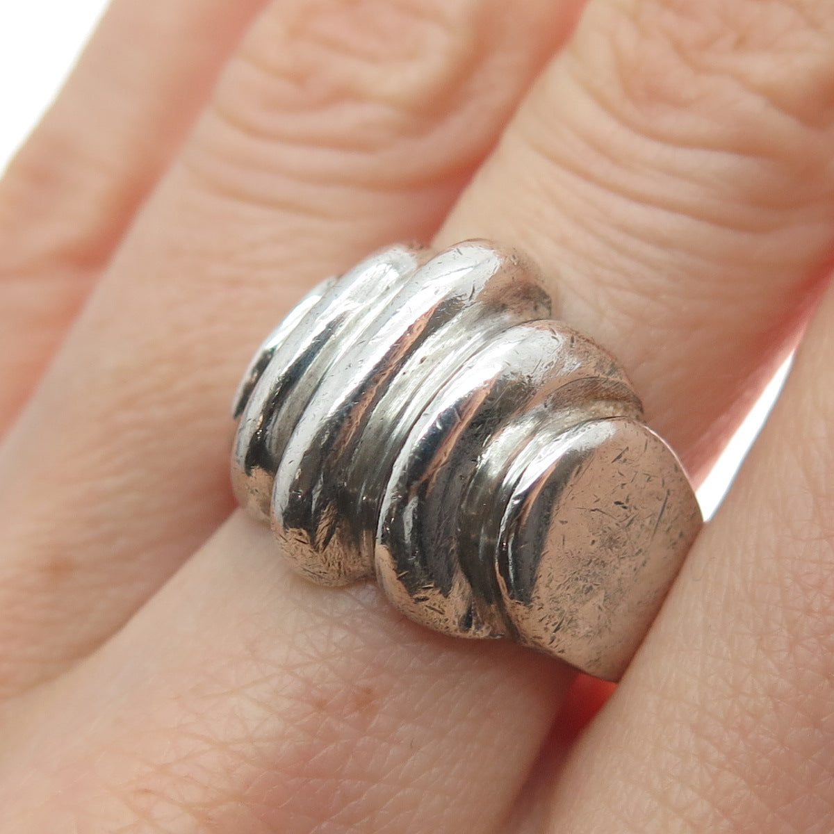 925 Sterling Silver Vintage Modernist Ribbed Dome Oxidized Ring Size 8