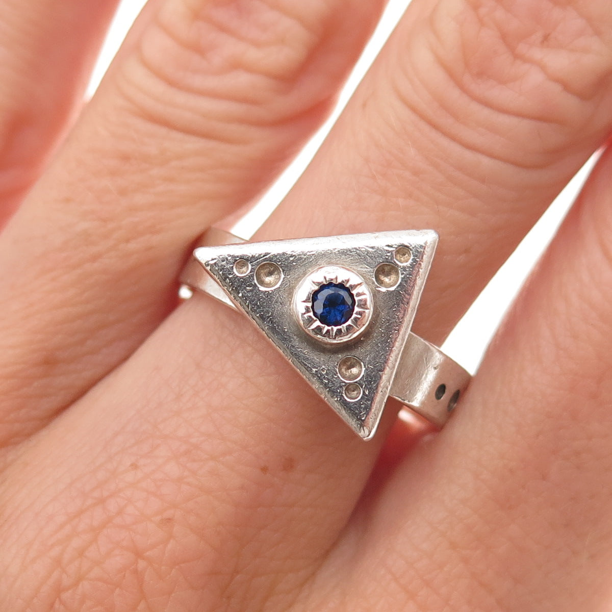 925 Sterling Silver Vintage Real Sapphire Modernist Oxidized Ring Size 8