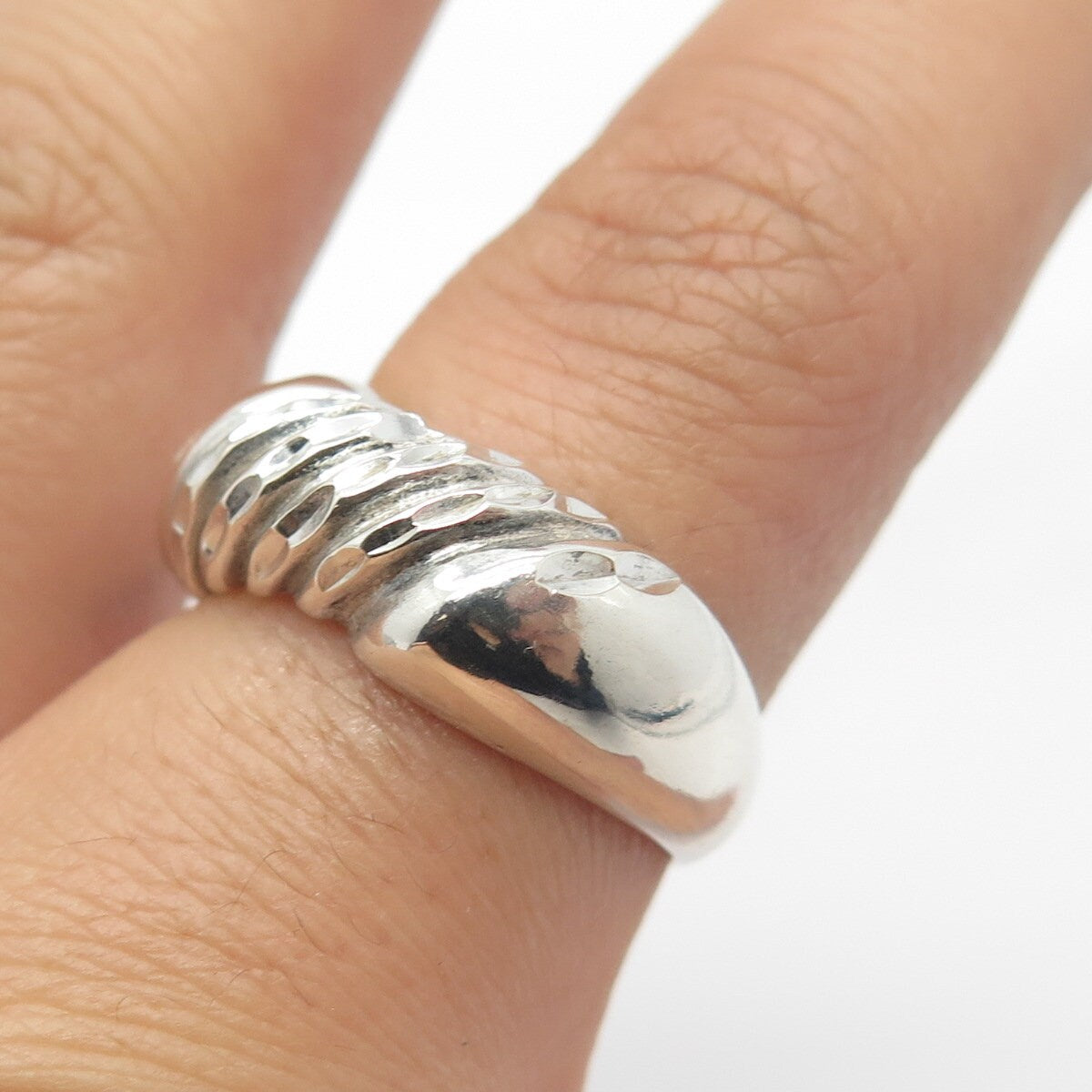 925 Sterling Silver Vintage Ribbed Ring Size 8