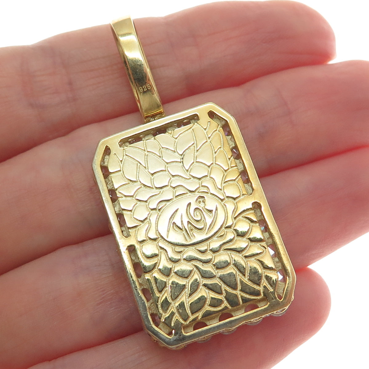 DESIGNS BY YAGI 925 Sterling Gold Plated Round-Cut Shaped C Z Sparkle Pendant
