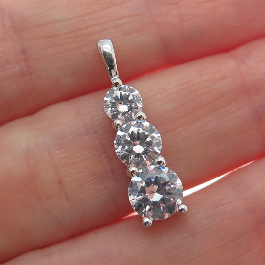 JCM JACMEL MAURITIUS 925 Sterling Silver Round-Cut Graduated C Z Mini Pendant