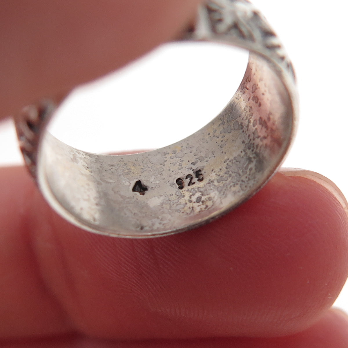 925 Sterling Silver Vintage Snowflake Oxidized Band Ring Size 4.25