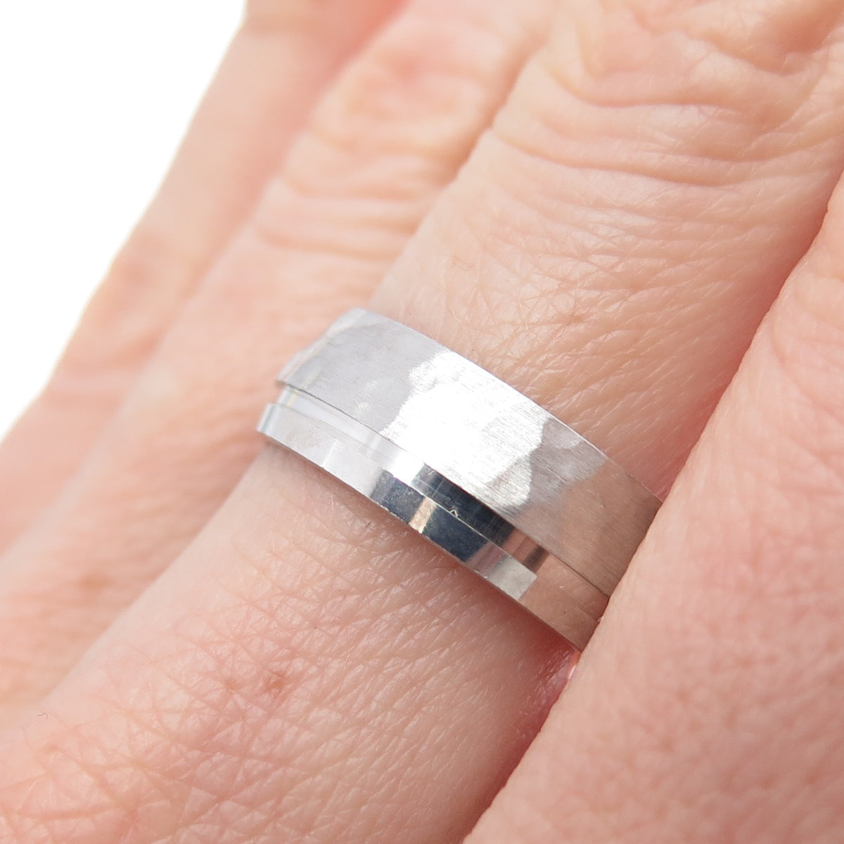 925 Sterling Silver Hammered Band Ring Size 8.25
