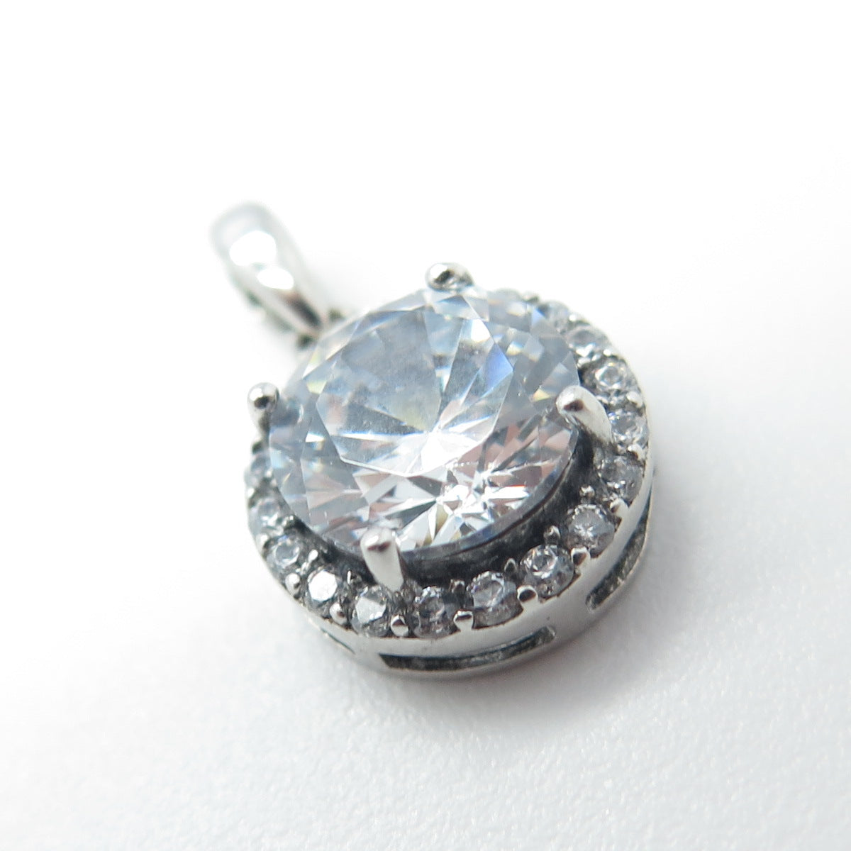 925 Sterling Silver Round-Cut Shaped C Z Pendant