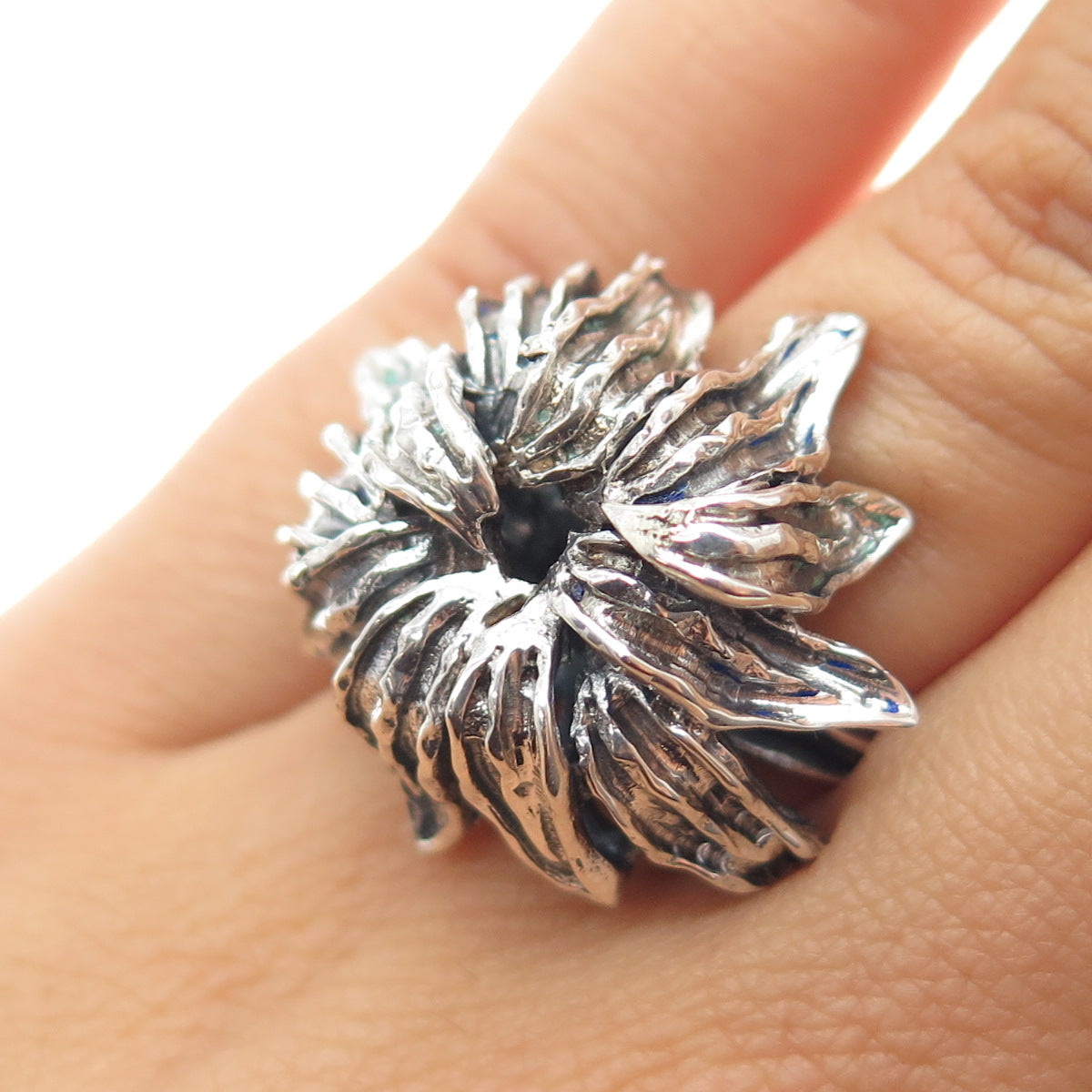 925 Sterling Silver Vintage Modernist Flower Oxidized Ring Size 6