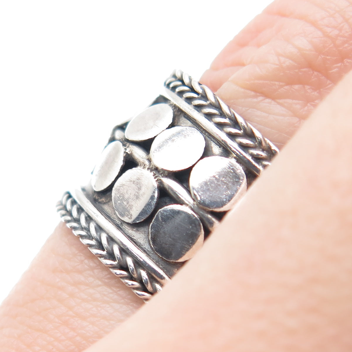 925 Sterling Silver Vintage Modernist Disc Dotted Band Oxidized Ring Size 6