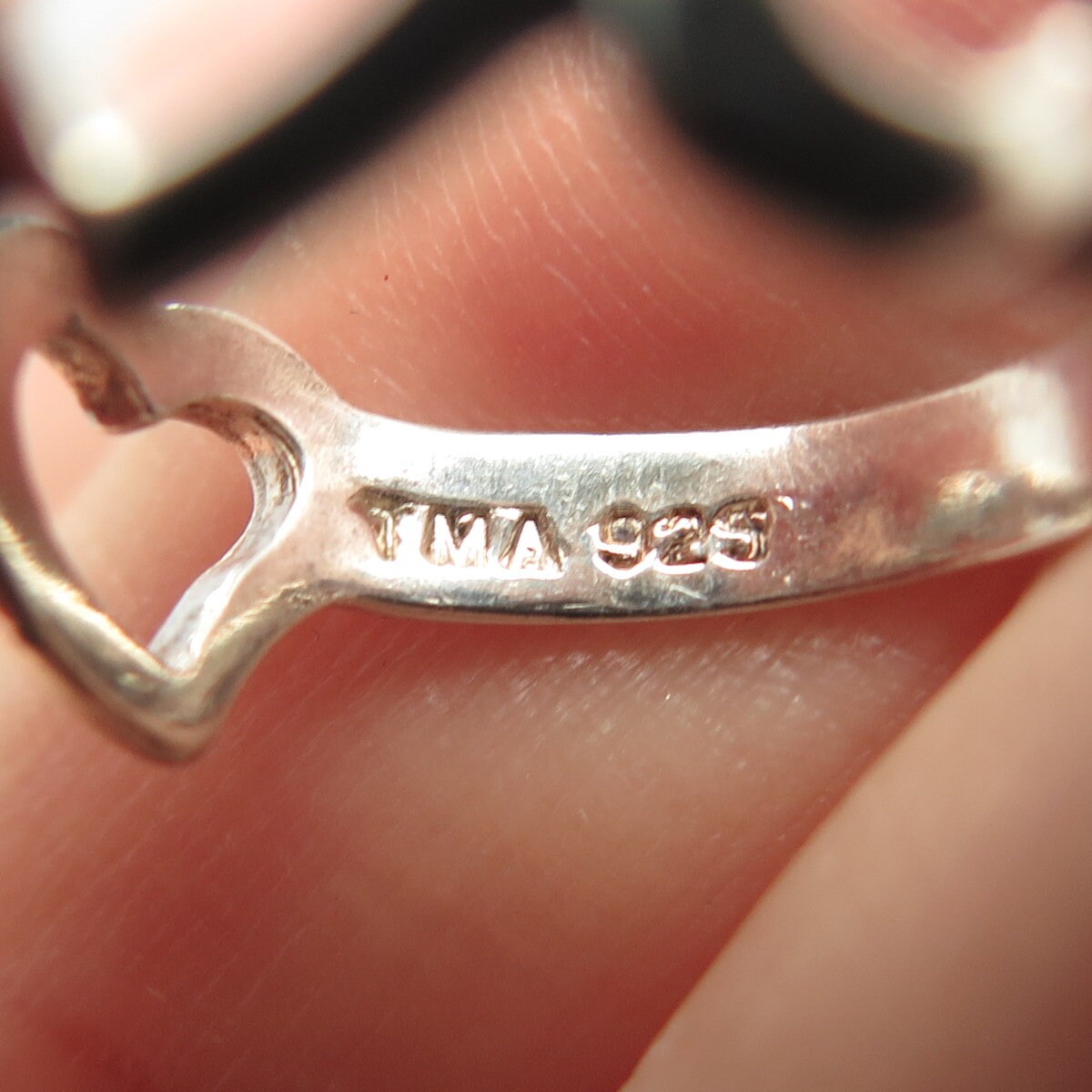 925 Sterling Silver Vintage Open Heart Half Round Ring Size 6