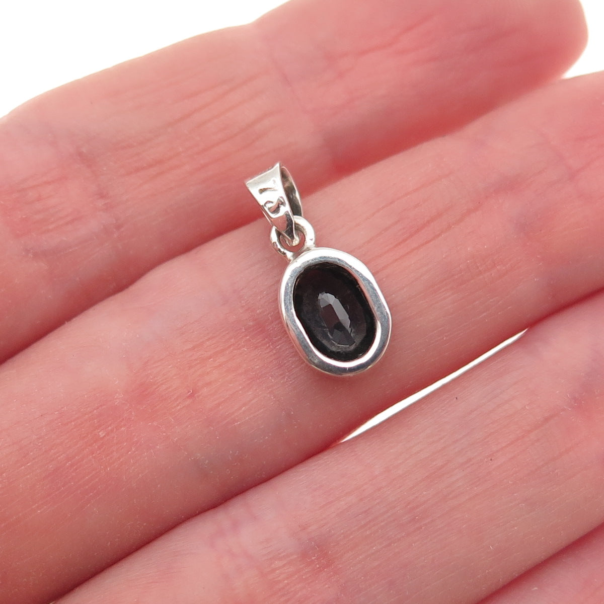 925 Sterling Silver Vintage Real Oval-Cut Sapphire Charm Pendant