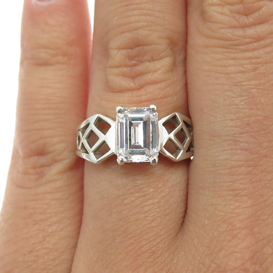 925 Sterling Silver Vintage Emerald-Cut Shaped C Z Cage Ring Size 6.25