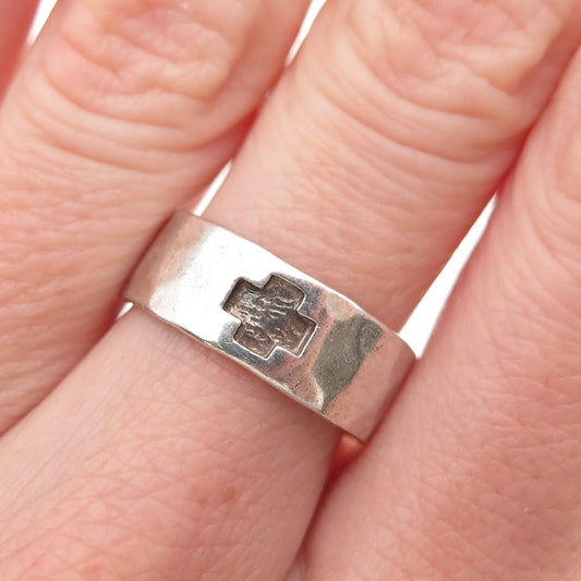 925 Sterling Silver Vintage Cross Hammered Oxidized Band Ring Size 6.5