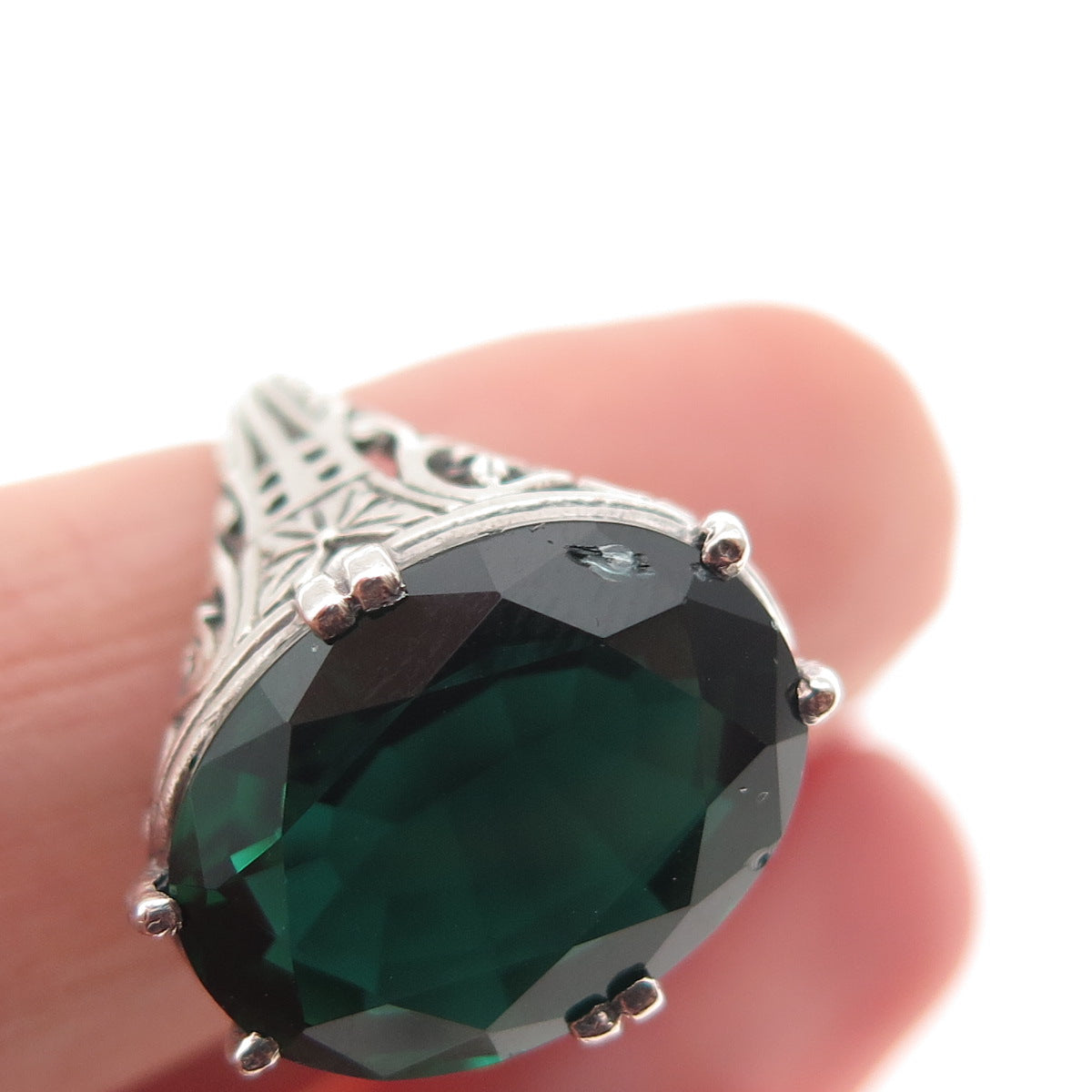 925 Sterling Silver Vintage Oval-Cut Green C Z Oxidized Ring Size 8.75