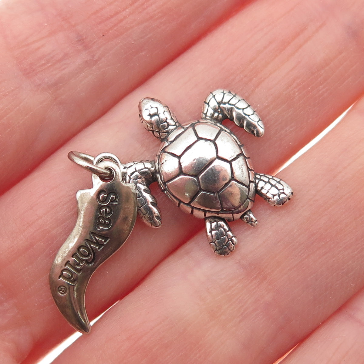WHEELER MFG 925 Sterling Silver Vintage Turtle Sea World Mini Charm Pendant