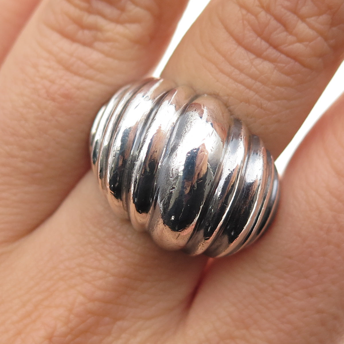 925 Sterling Silver Vintage Mexico Modernist Ribbed Dome Oxidized Ring Size 7.25