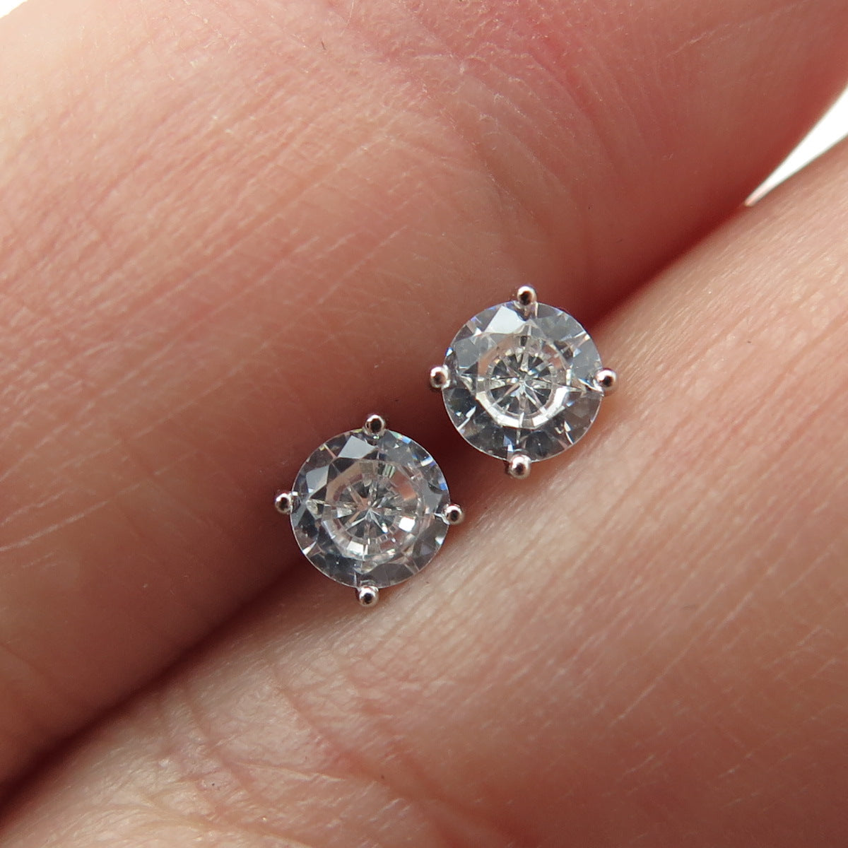 925 Sterling Silver Round-Cut C Z Stud Earrings