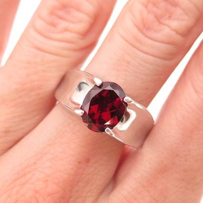 925 Sterling Silver Vintage Real Oval-Cut Red Garnet Modernist Ring Size 9
