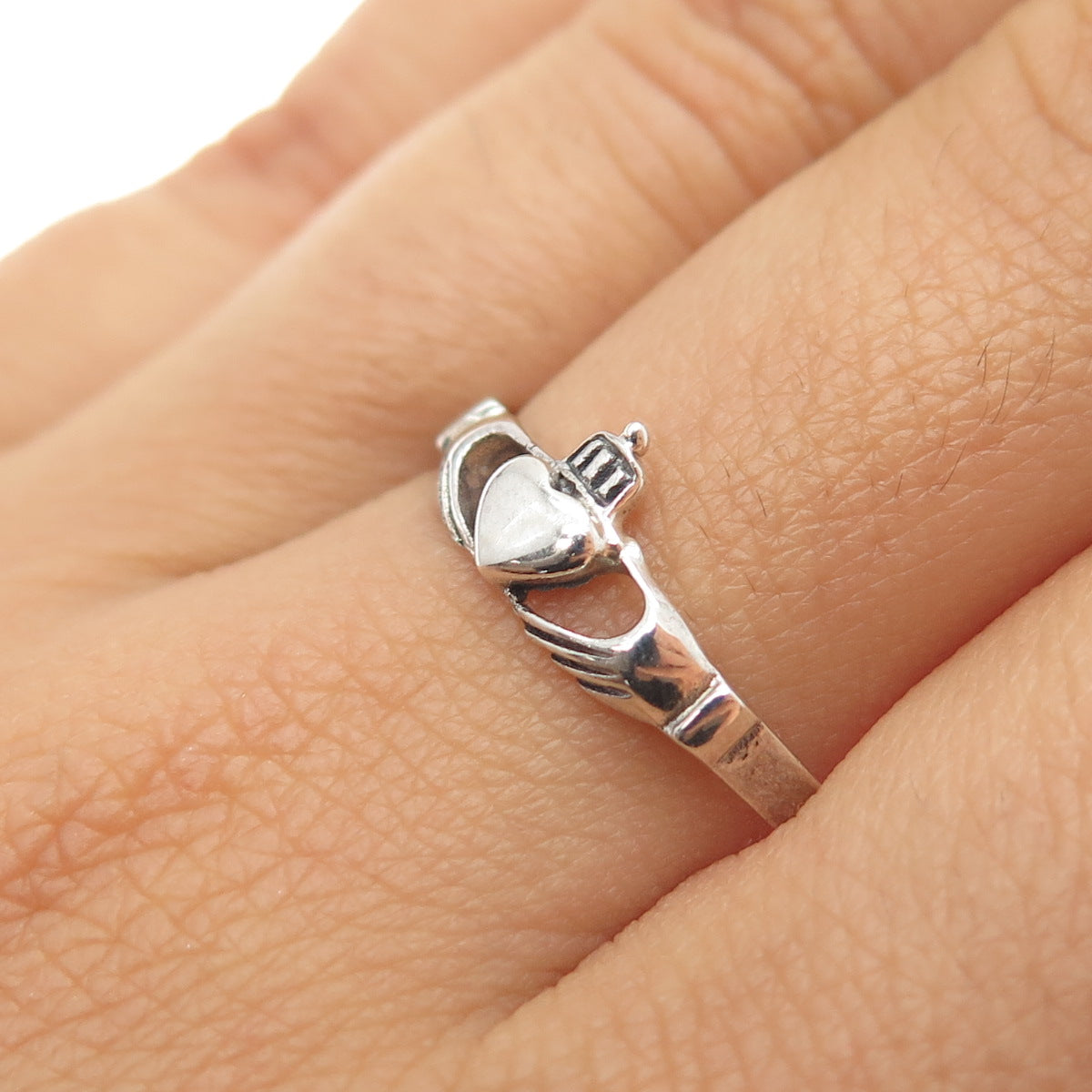 925 Sterling Silver Vintage Irish Claddagh Oxidized Ring Size 9.25