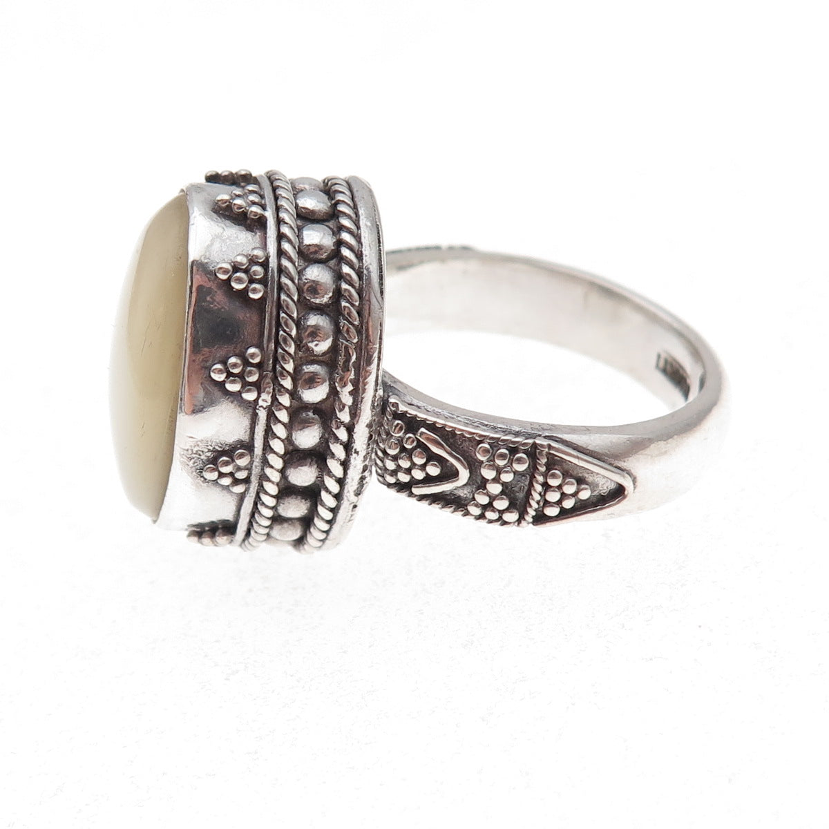 Suarti Bali Sterling Silver Vintage Real MOP Granulated Oxidized Ring Size 8.75