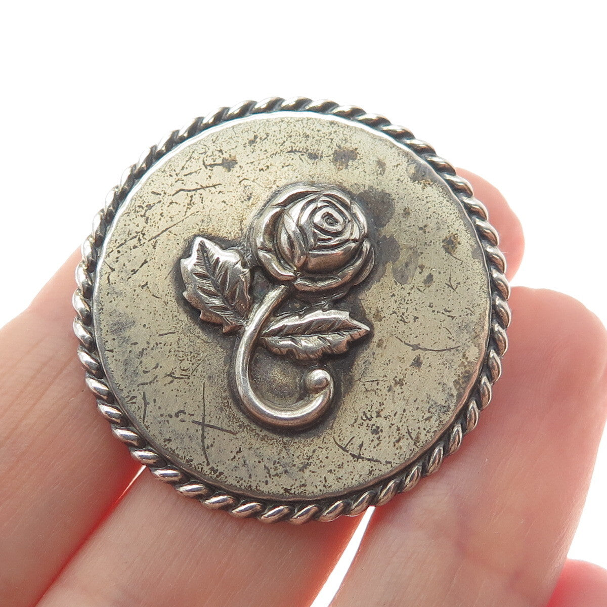 BEAU 925 Sterling Silver Antique Rose Flower Twisted Accent Round Pin Brooch