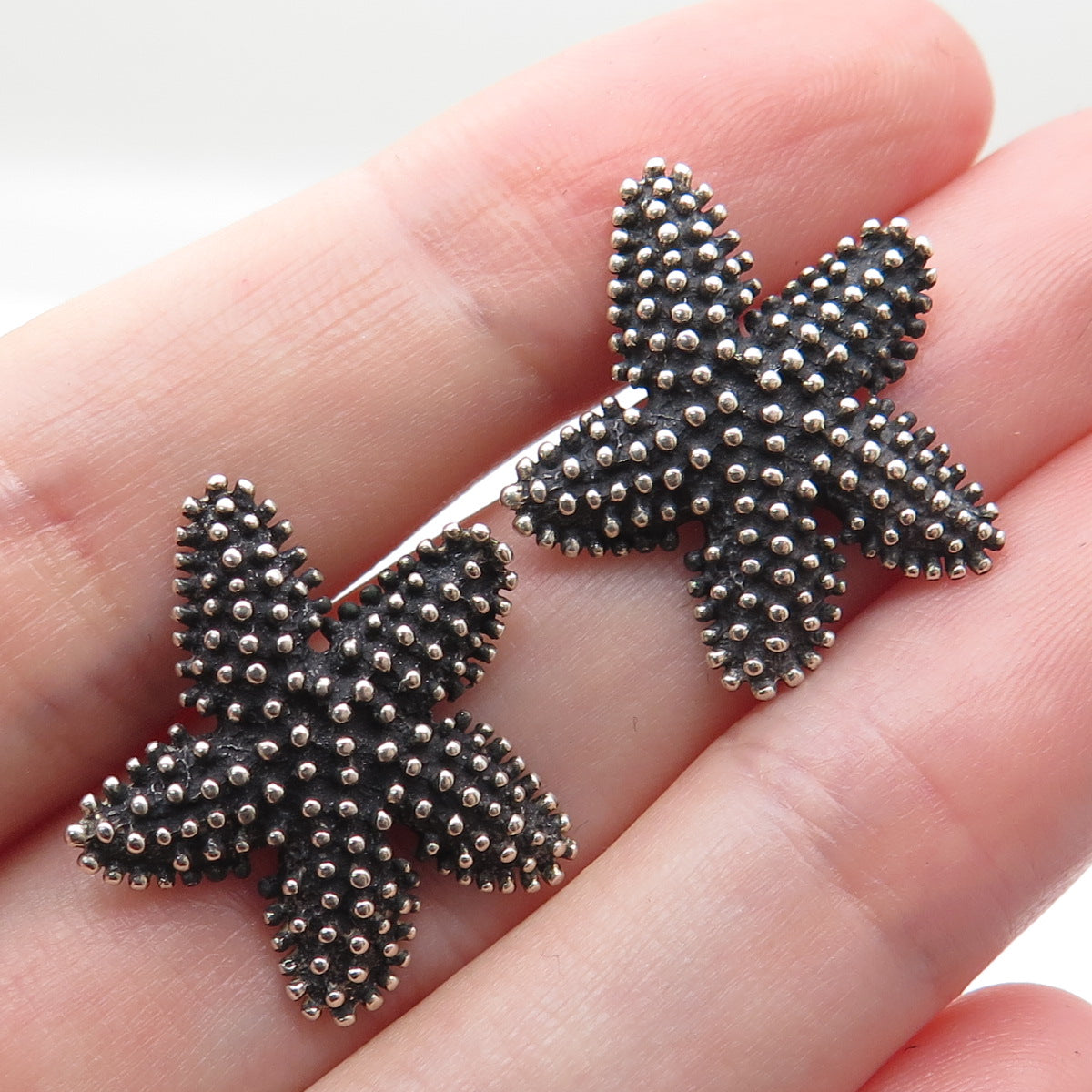 THE TOUCH 925 Sterling Silver Vintage Starfish Oxidized Stud Earrings