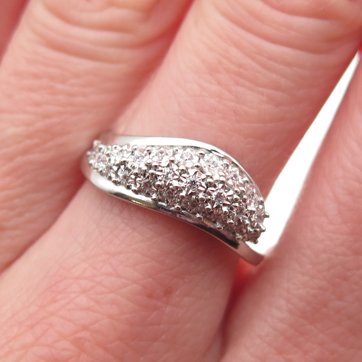 925 Sterling Silver Round-Cut C Z Modernist Overlap Ring Size 7