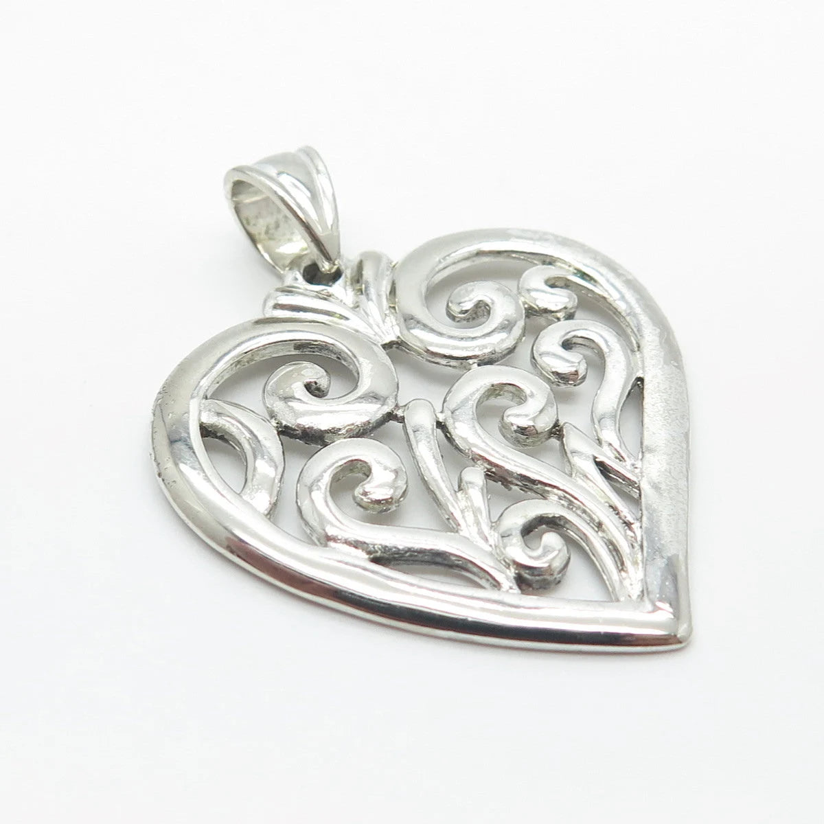 925 Sterling Silver Vintage Swirl Heart Pendant
