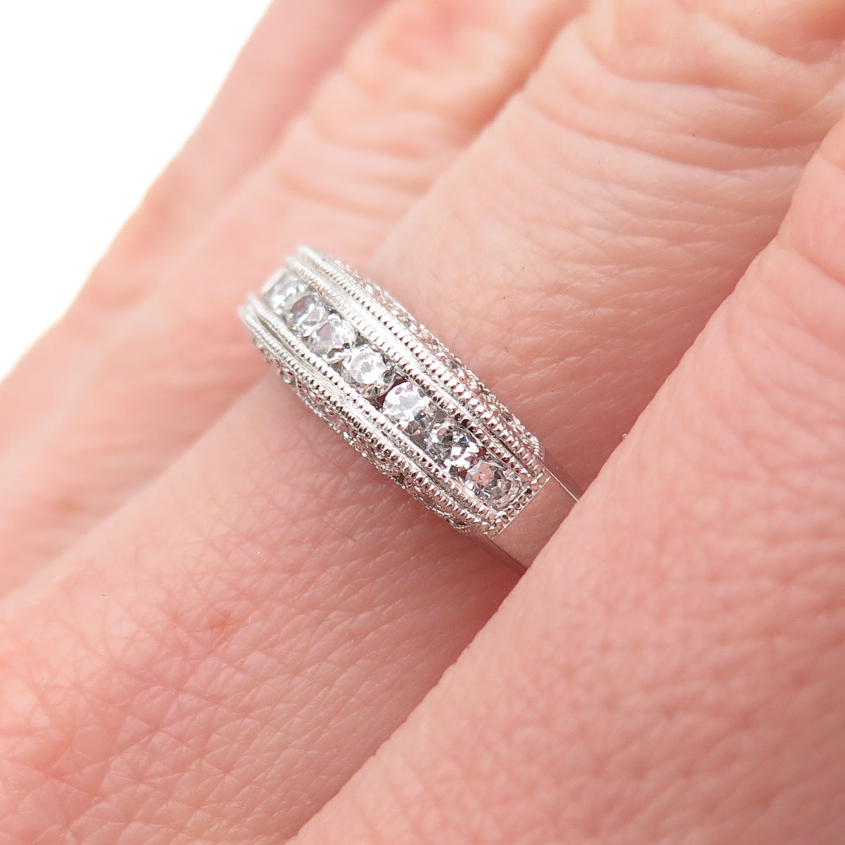 925 Sterling Silver Round-Cut C Z Ring Size 7