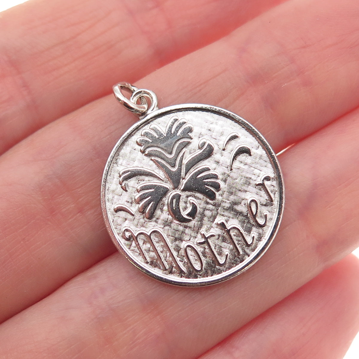 Wells 925 Sterling Silver Vintage Mother Flower Charm Pendant