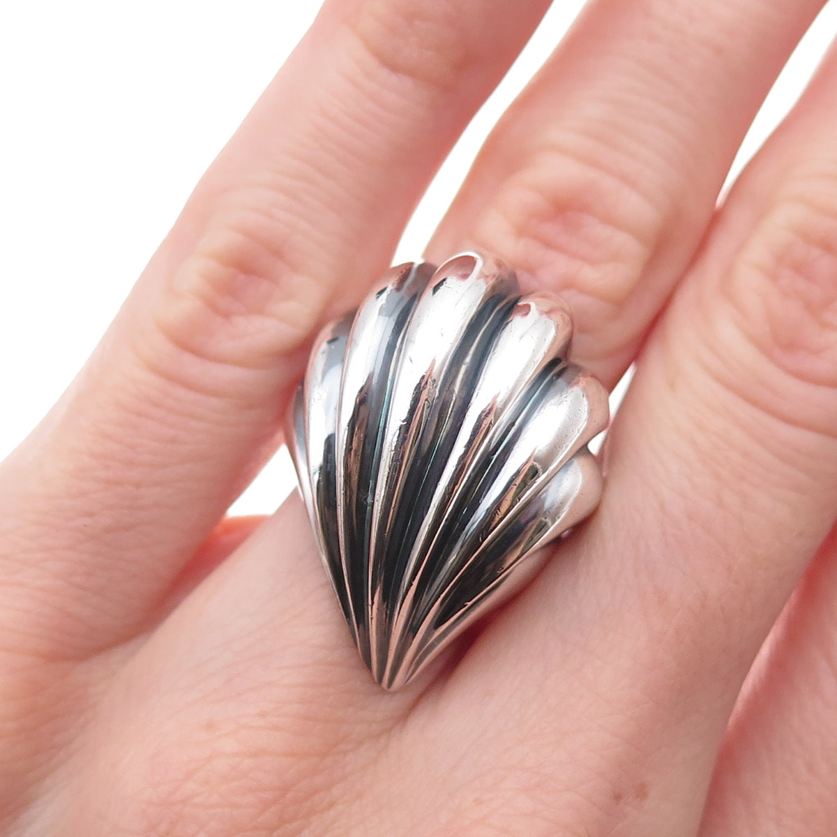 925 Sterling Silver Vintage Modernist Seashell Oxidized Ring Size 5.5
